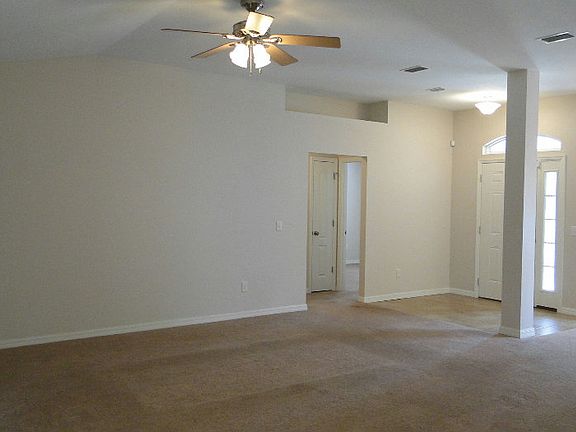 3rd image of 279 SW Mayfair Ln
