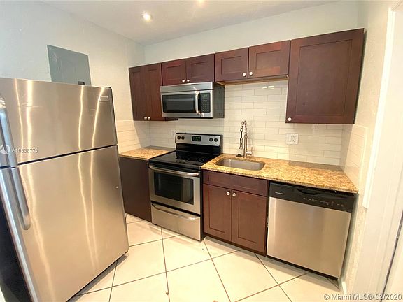 2nd image of 408 NE 7th Ave APT 6