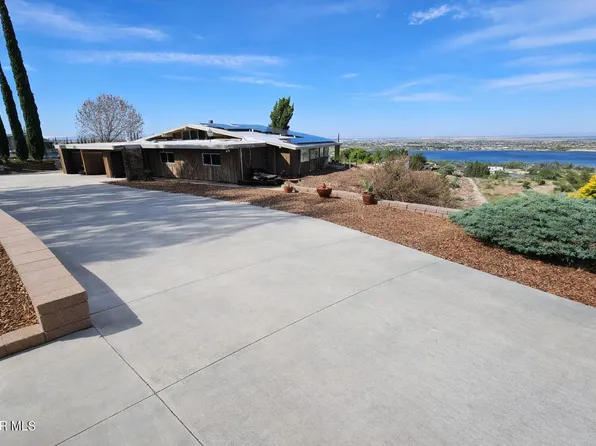 145 Lakeview Dr, Palmdale, CA 93551