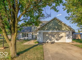 1613 Valley Brook Dr, Cumberland, IN 46229