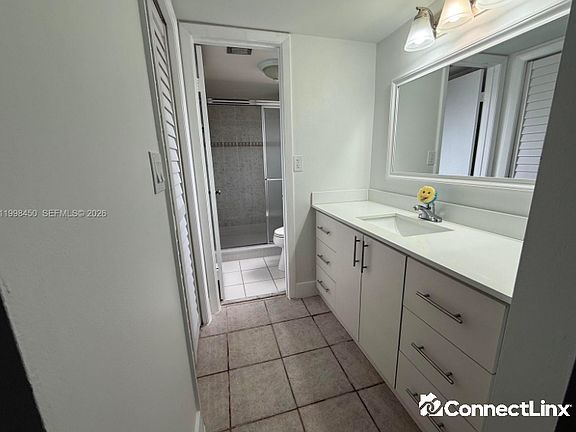 4th image of 155 Lakeview Dr