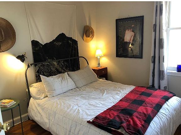 Cozy bedroom 