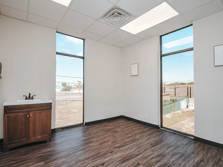 4104 Houston Hwy #500 — Photo 6