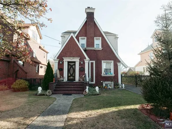 6 Marilyn Pl, Clifton, NJ 07011