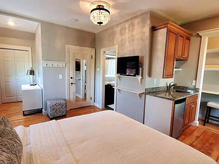 358 Broadway St #3 — Photo 3