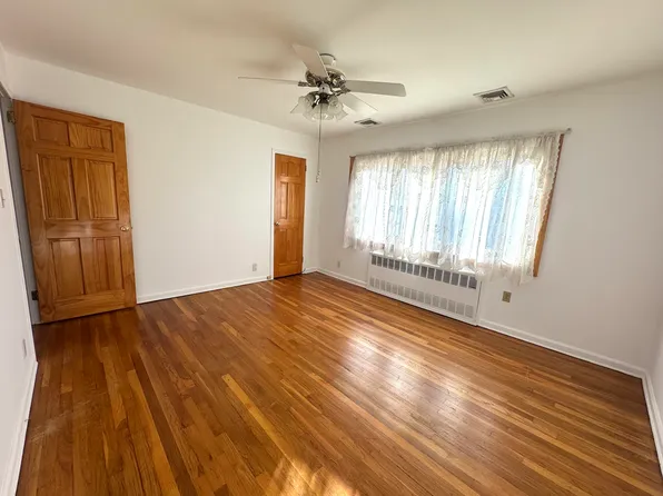 13-01 133rd Place image 11 of 17