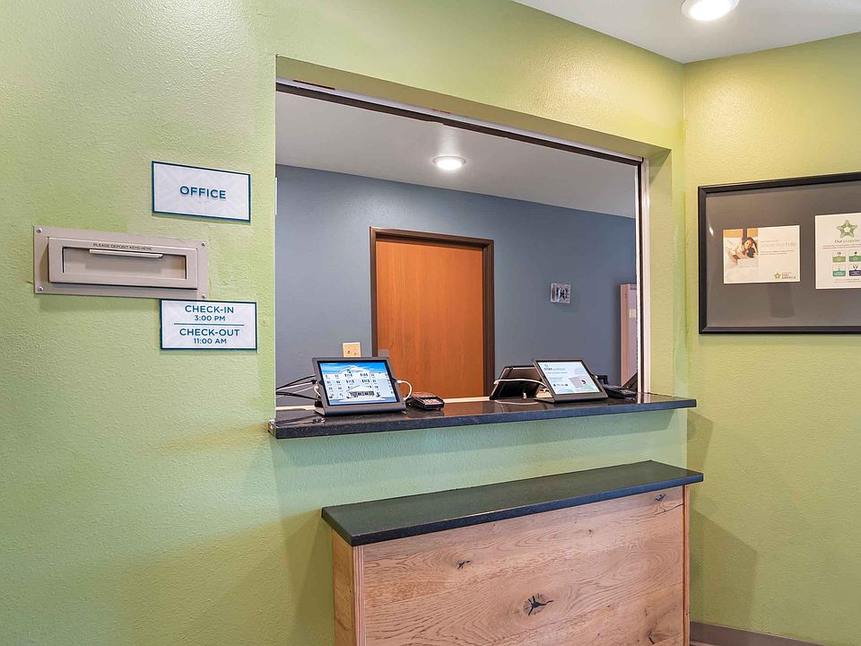 Lobby and Guest Check-in
