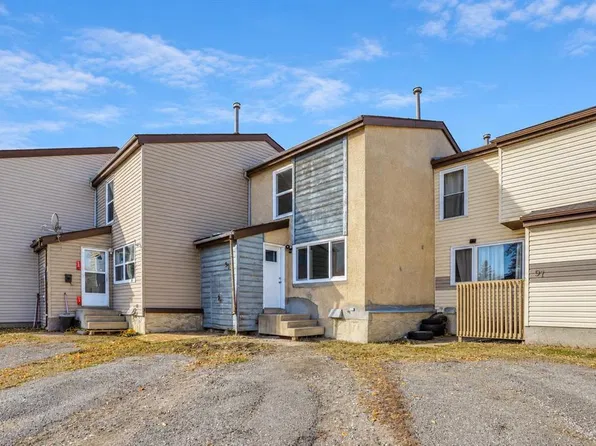 99 E Penworth Close SE, Calgary, AB T2A 5N4