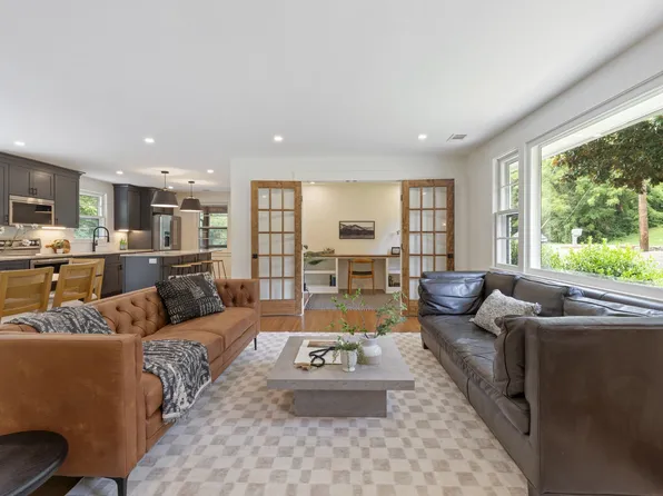 807 Winthorne Ct, Nashville, TN 37217