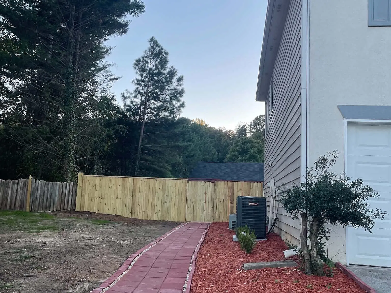 5 bed, 2613 sqft, $2,400 — Photo 4