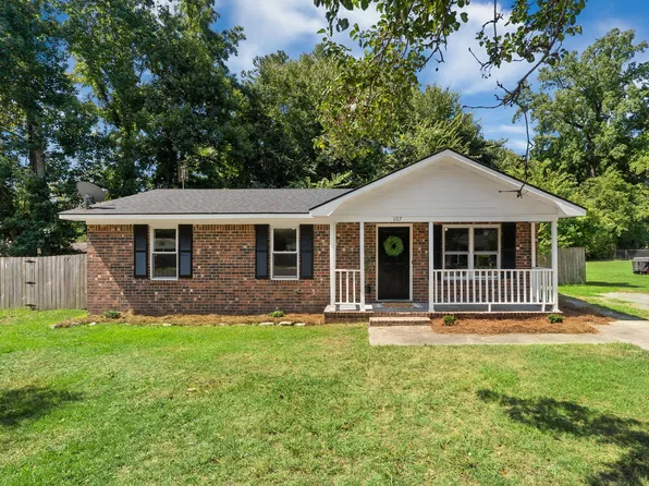 107 Hill Ct, Moncks Corner, SC 29461
