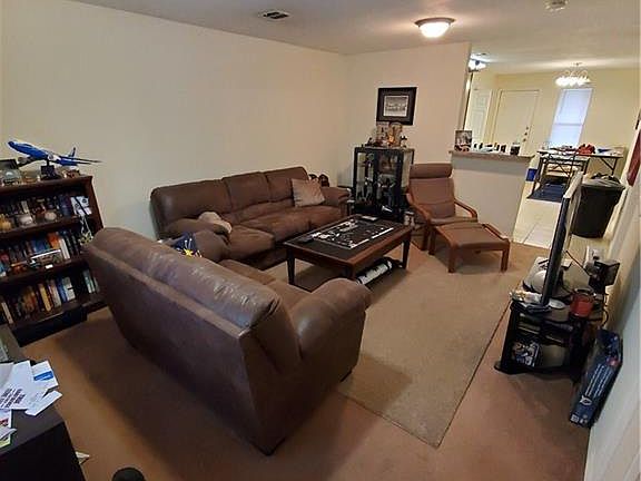 2nd image of 811 San Pedro Dr APT A