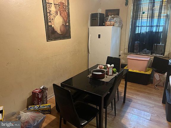 5th image of 2548 S Millick St