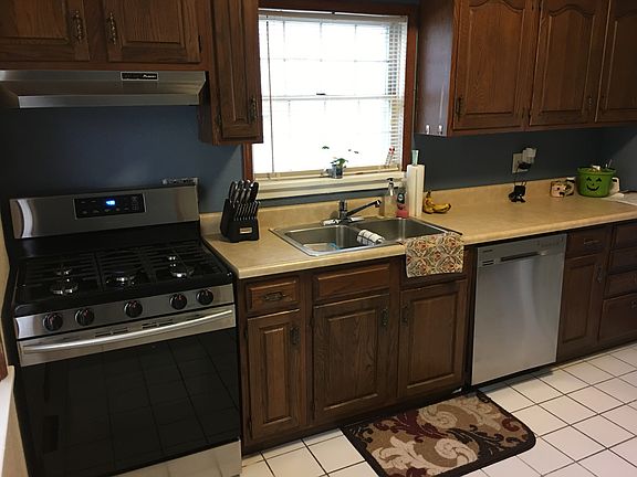 4th image of 719 Hampton Ave