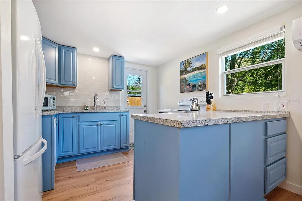 1 bed, 1.0 bath, 400 sqft, $1,750 — Photo 3