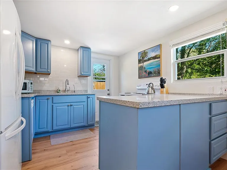 2311 Waldemere St #B — Photo 3