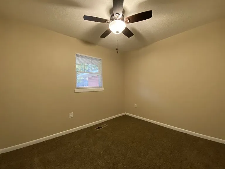 2413 Lehigh Dr — Photo 6