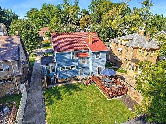 3rd image of 16203 Lucille Ave