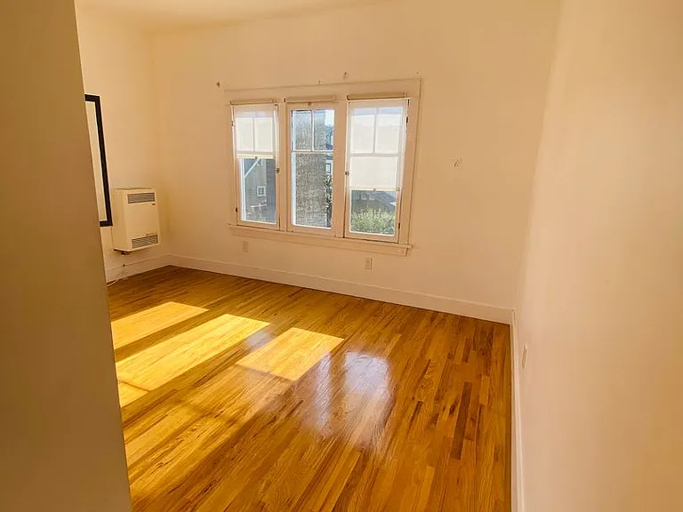 1672 S Harvard Blvd — Photo 56