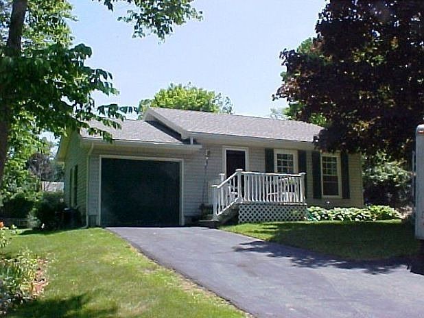 1st image of 223 Laurel Ave
