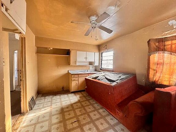 3rd image of 1027 E 35th Pl