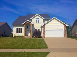 5904 NW 95th Ct, Johnston, IA 50131