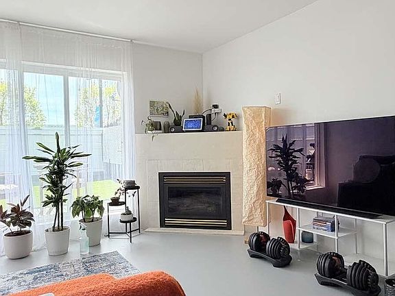 3rd image of 22347 Lougheed Hwy #204
