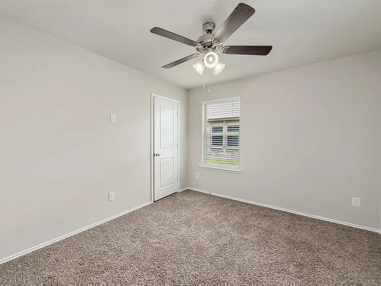 1838 Gibbons Creek Dr — Photo 5