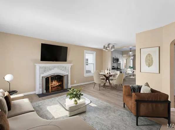 8257 Watson Rd, Saint Louis, MO 63119
