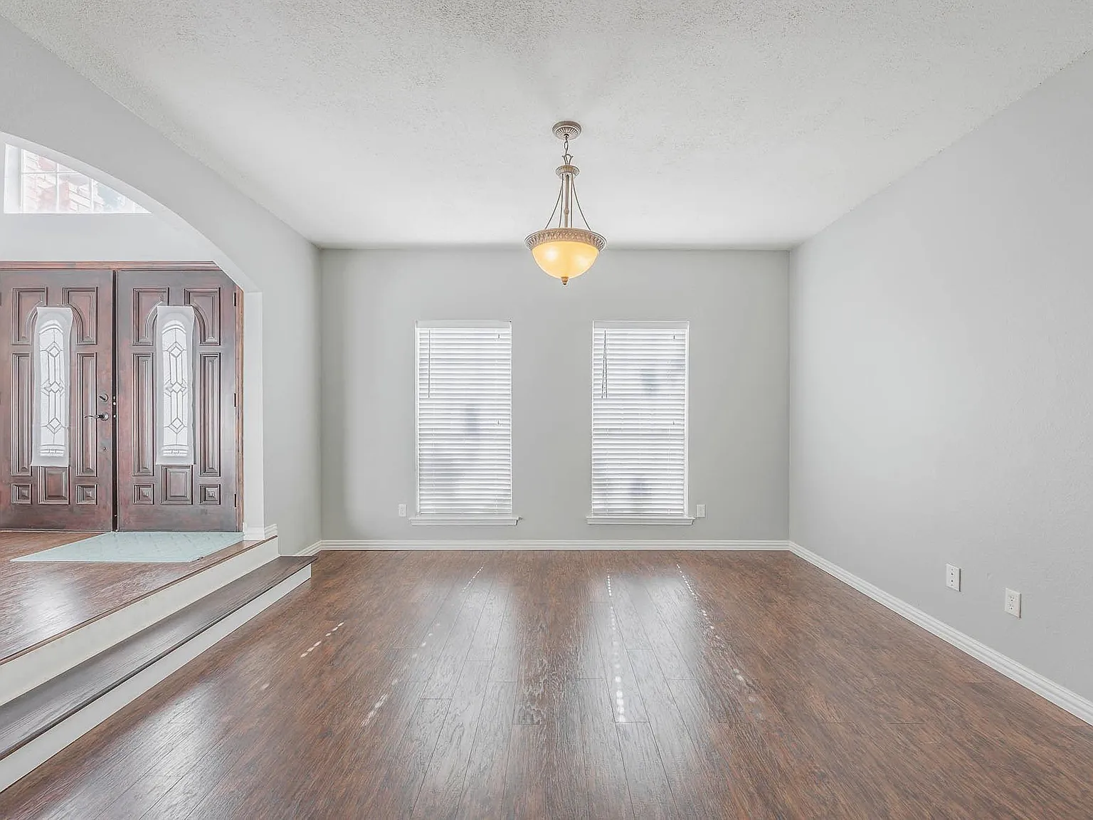 4 bed, 2.5 bath, 2443 sqft, $3,300 — Photo 3