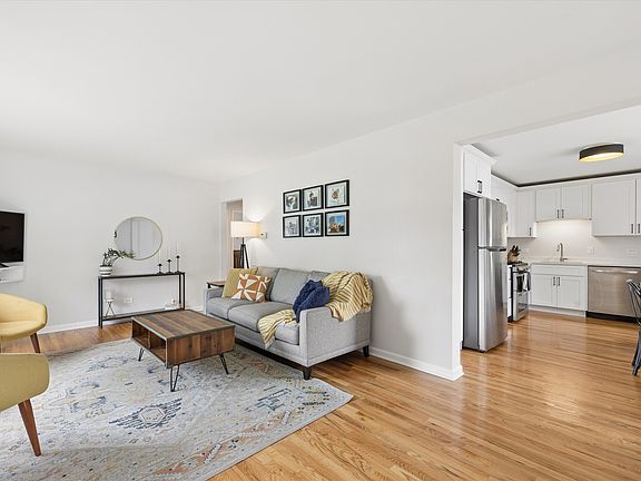 5th image of 3600 Pheasant Dr