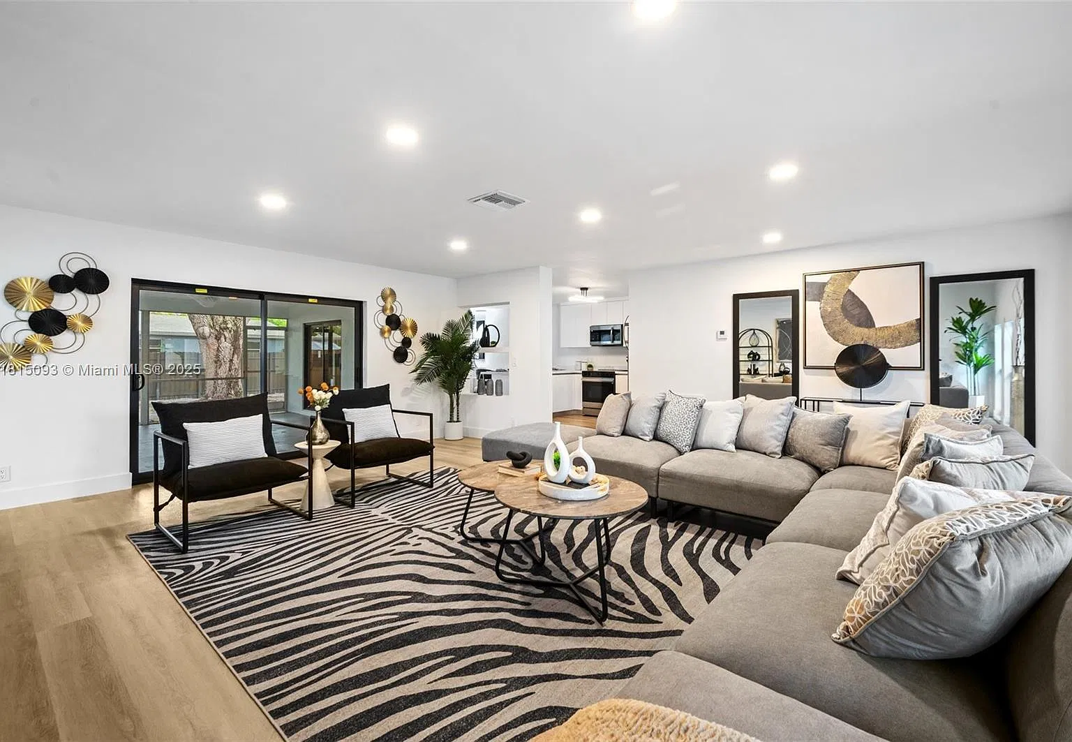 3 bed, 2.0 bath, 1564 sqft, $5,500 — Photo 1