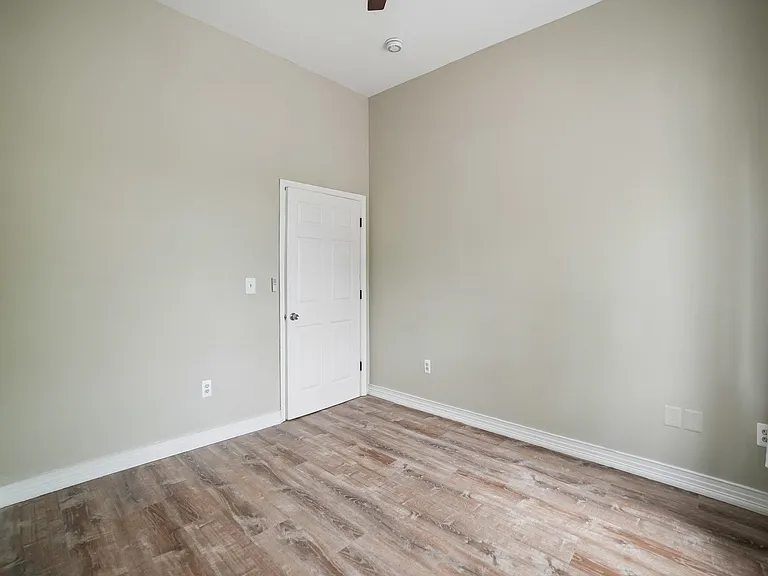 153 20th St #1 — Photo 14