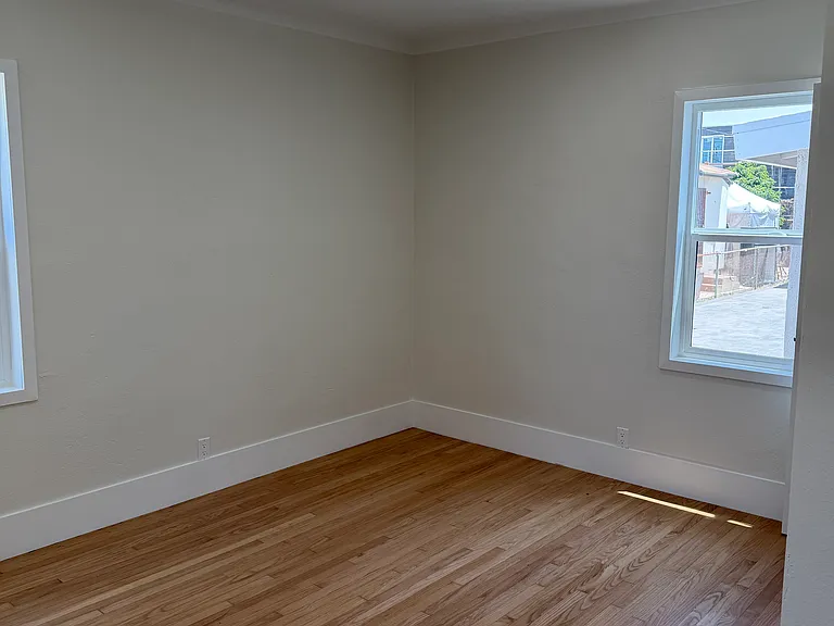8640 Baring Cross St — Photo 14