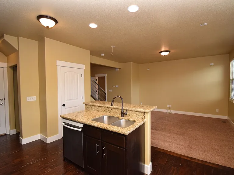 4056 S Olivia Ct — Photo 4