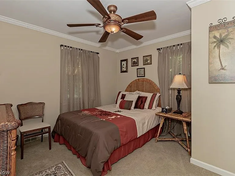 2415 Fenwick Rd — Photo 18