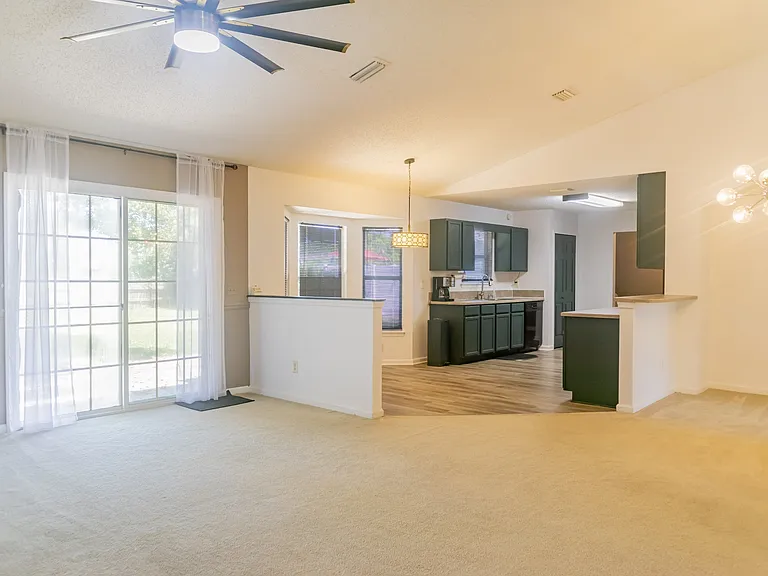 2034 Belhaven Dr — Photo 3