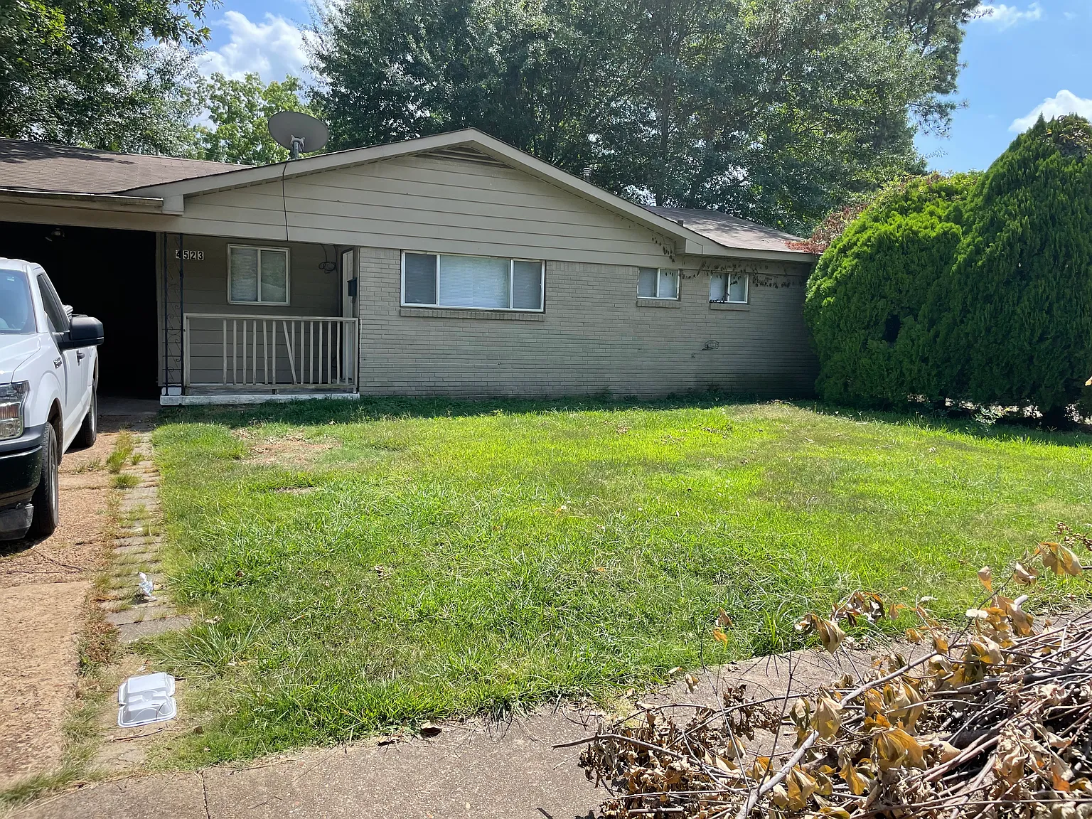 3 bed, 1.5 bath, 1205 sqft, $1,150 — Photo 1