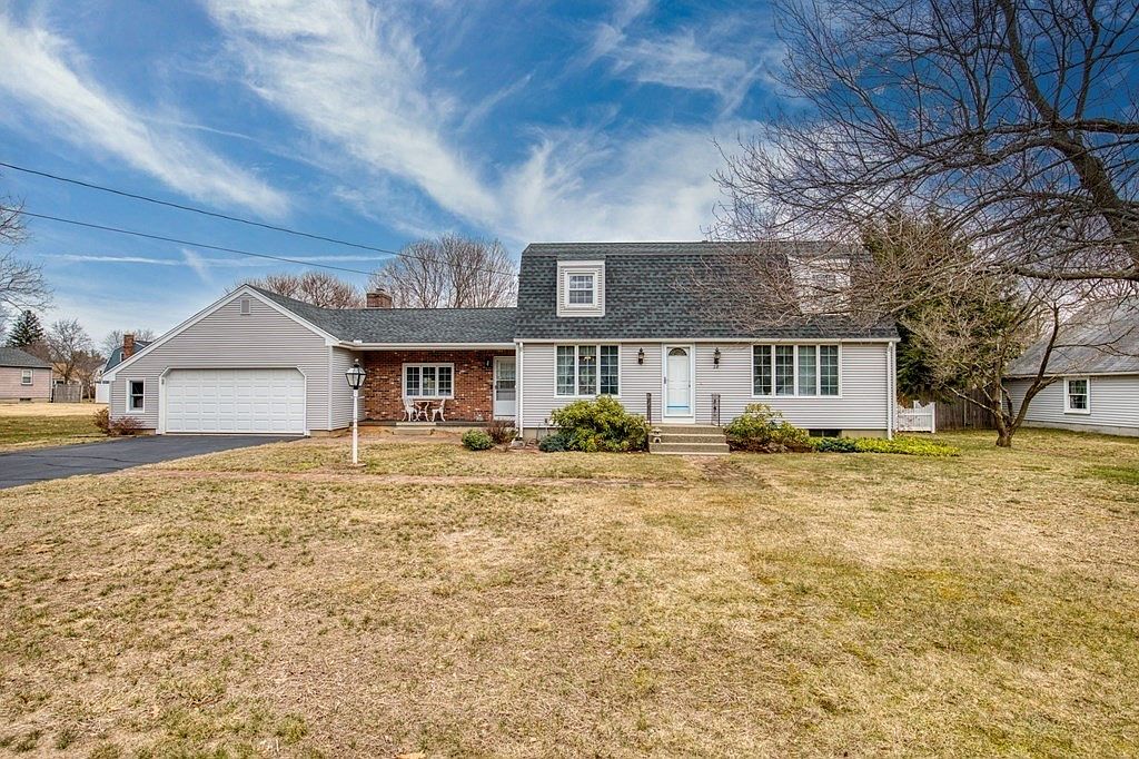 28 Darby Dr Westfield Ma 01085 Zillow