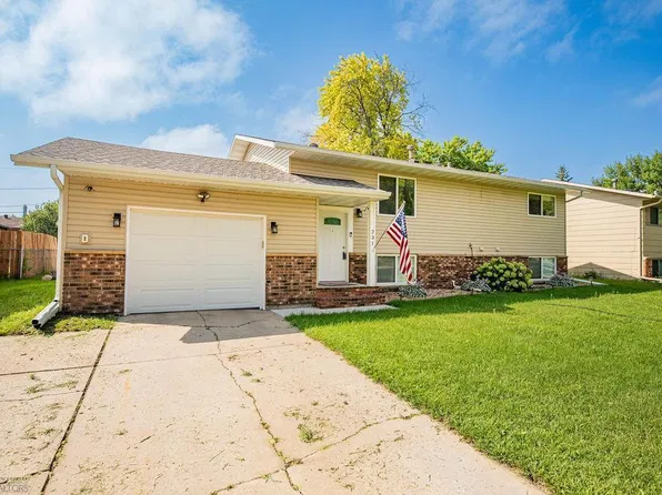 231 10 1/2 Ave E, West Fargo, ND 58078
