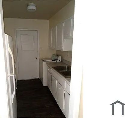 2930 Elbert Dr #0 — Photo 2