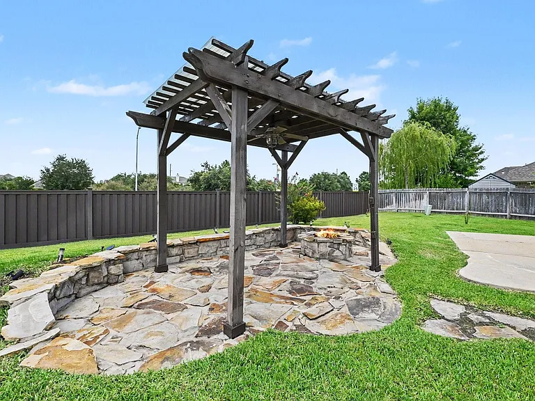 2302 Blue Jay Ln — Photo 34
