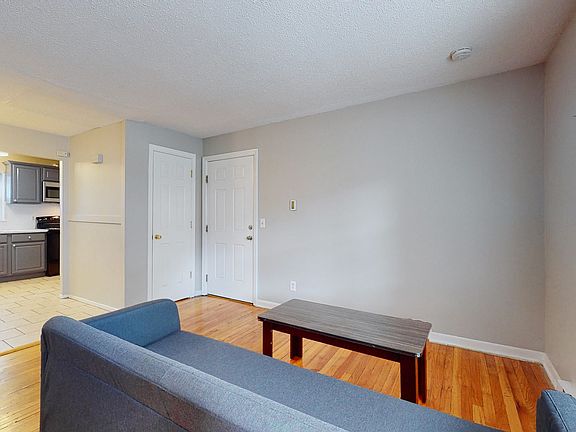 5th image of 212 Sheffield Ave Unit 1