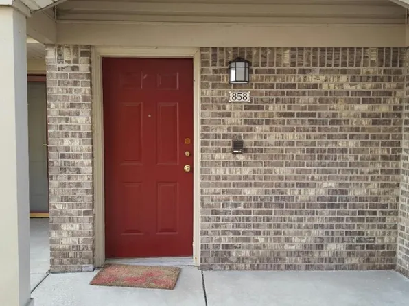 858 Amanda Ln #1, Pontiac, MI 48340