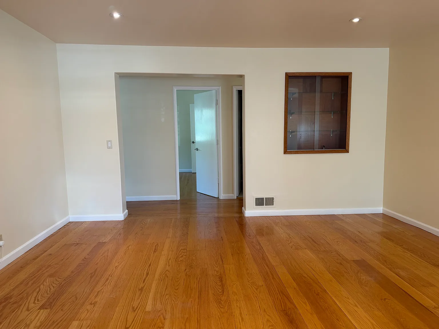 4 bed, 2110 sqft, $7,000 — Photo 4