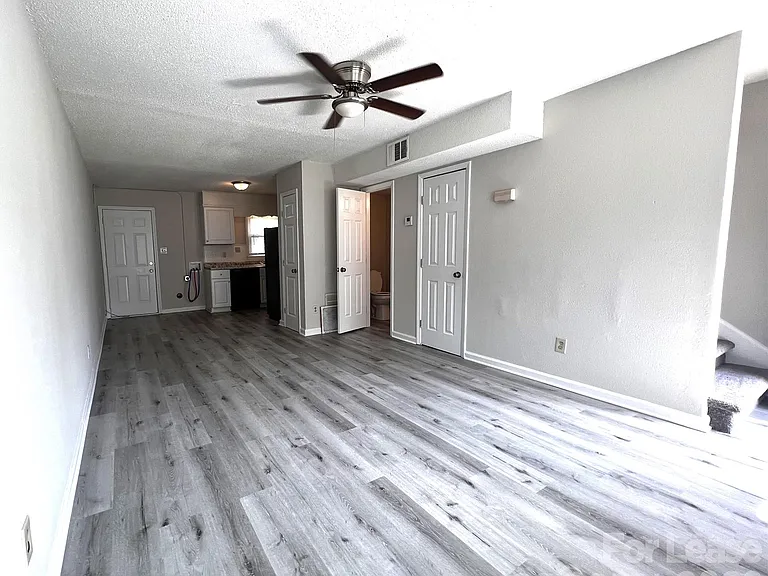 900 Junius St #C — Photo 3