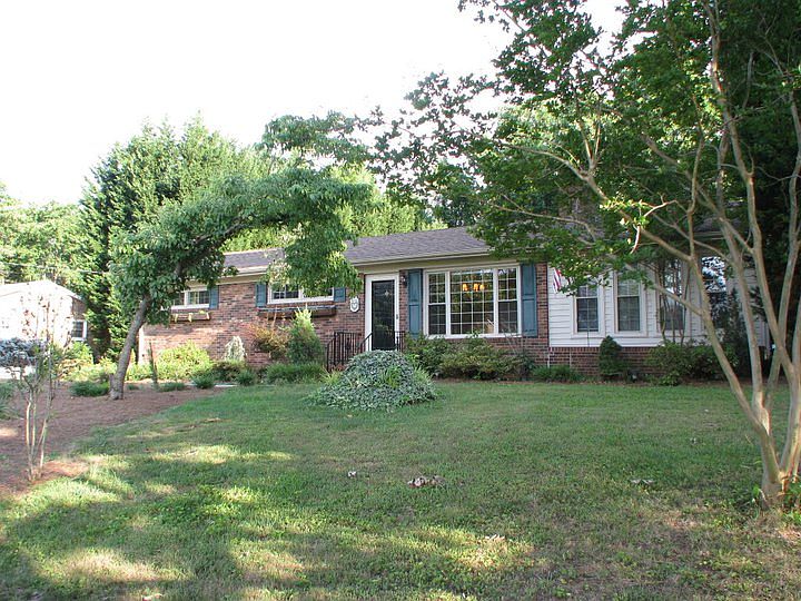 2nd image of 260 Cliffwood Dr