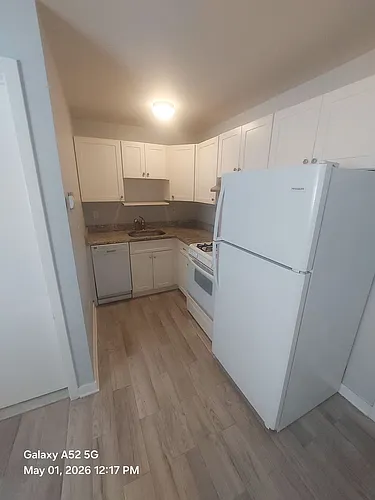 18 Farmington Ave Photo 1