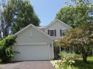 120 Copper Mountain Dr, Gilberts, IL 60136