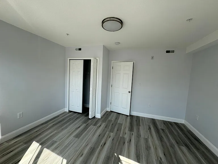 515 Washington Ave #2 — Photo 5